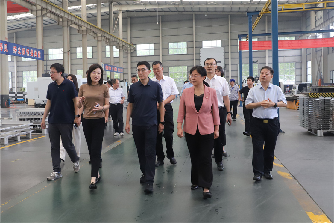 國家發(fā)改委體改司副司長(zhǎng)蔣毅一行來山東三星集團(tuán)調(diào)研指導(dǎo)工作