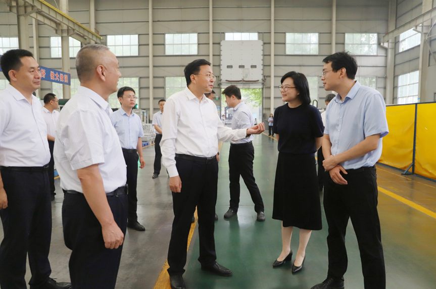 鄒平市委副書記、市長張謙來山東三星集團(tuán)調(diào)研