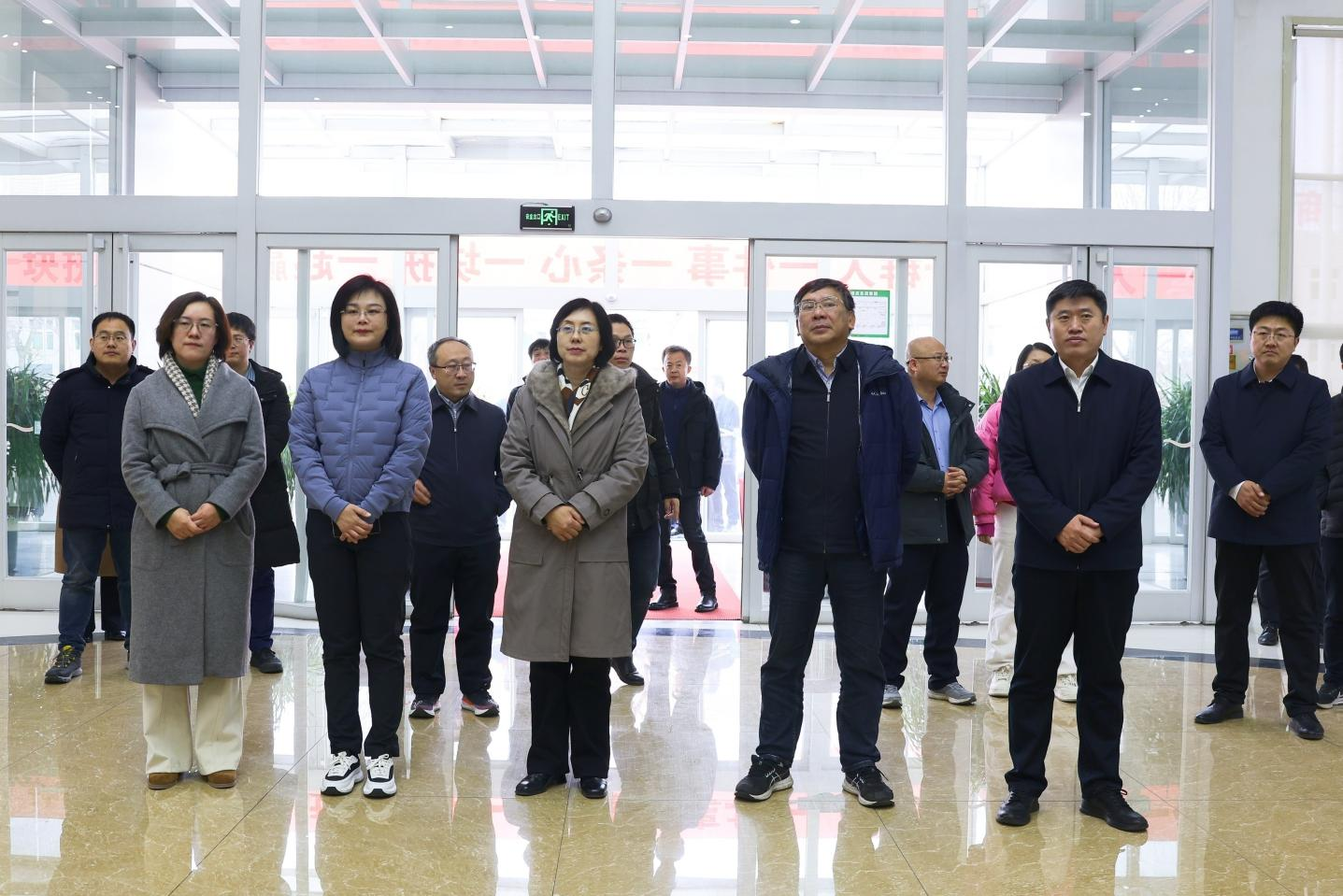 中國社會科學(xué)院農(nóng)村發(fā)展研究所黨委書記、副所長杜志雄一行來山東三星集團(tuán)調(diào)研