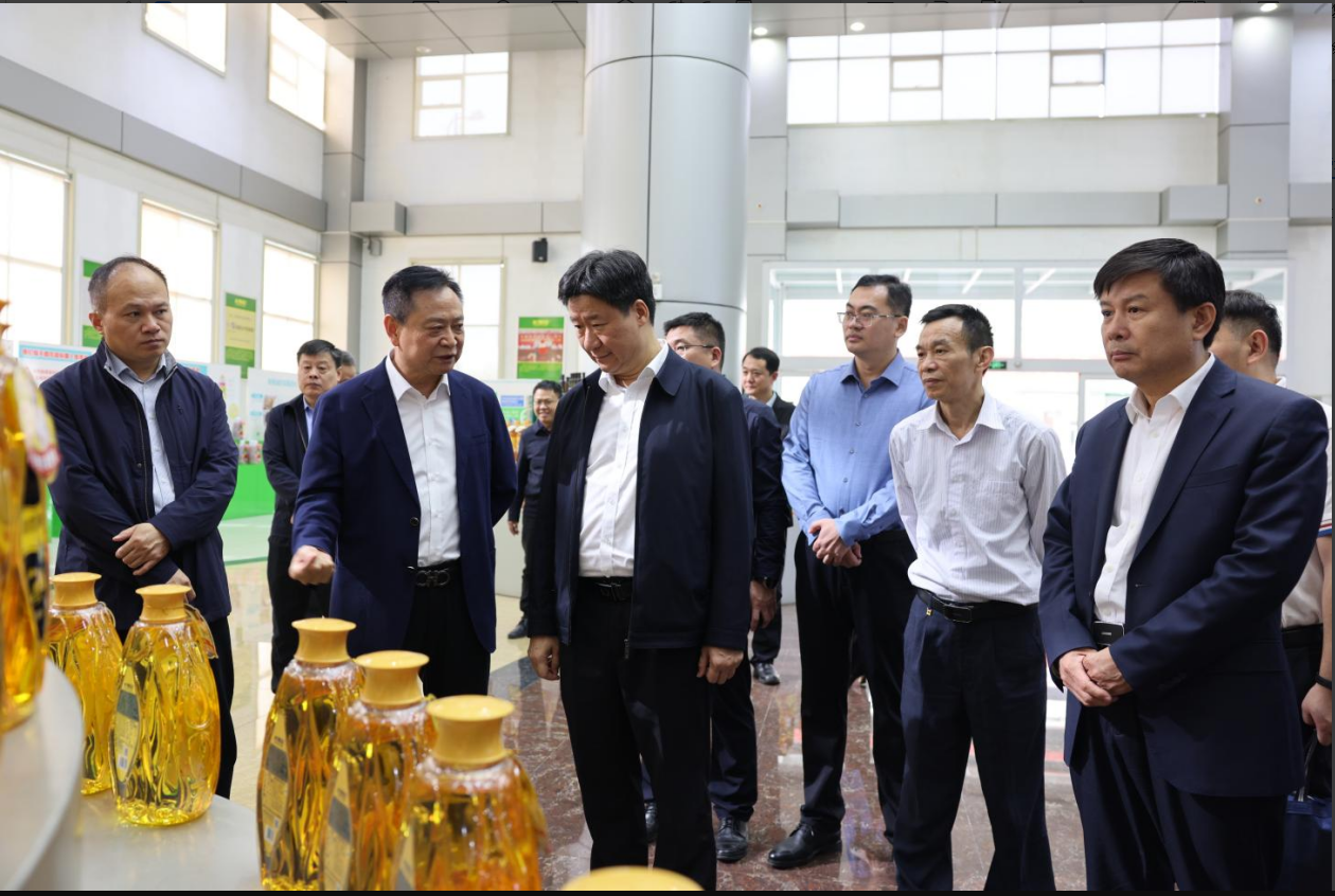廣東省市場監(jiān)管局黨組成員、副局長郭宇華一行來山東三星集團調研