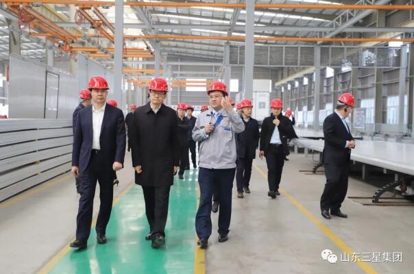 山東重工集團、濰柴動力、中國重汽集團、中通客車集團領(lǐng)導一行來機械公司交流考察
